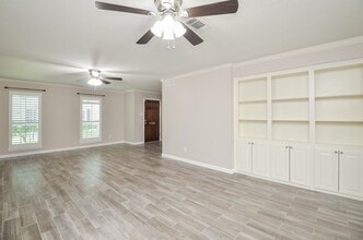 Building Photo - 13074 Trail Hollow Dr