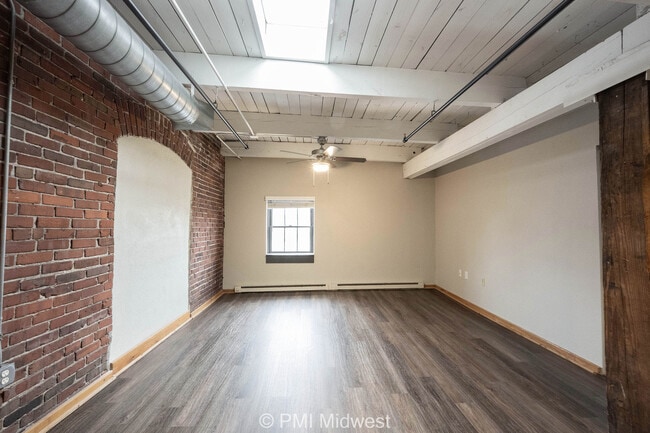 Building Photo - Lofts on Madison