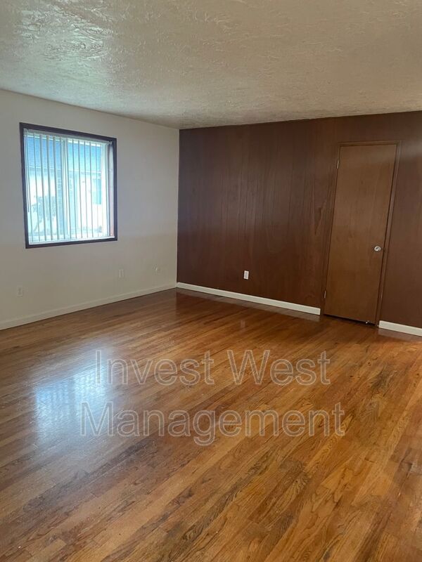 Foto del edificio - 632 NE Anderson St
