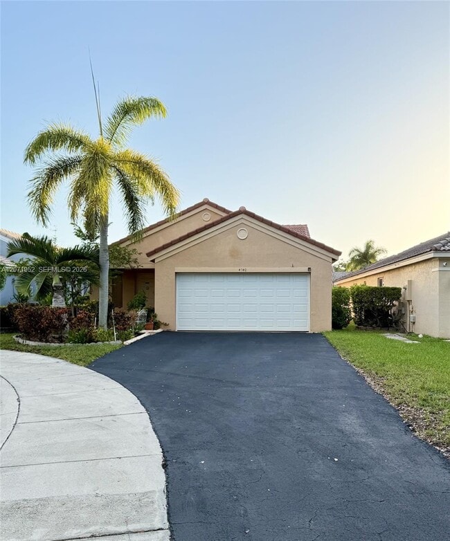 Building Photo - 4340 Pine Ridge Ct