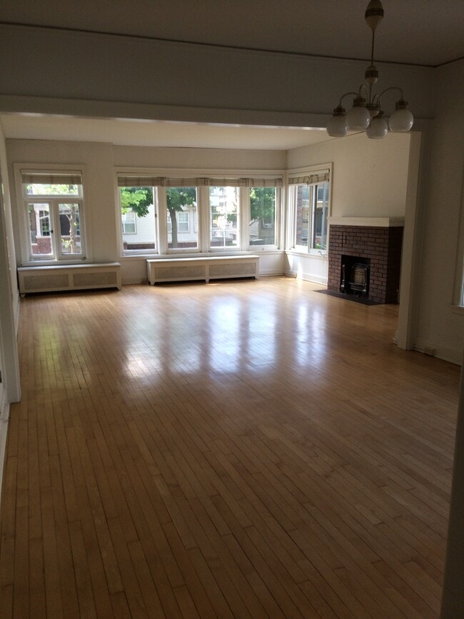 Building Photo - 445 W Wilson St