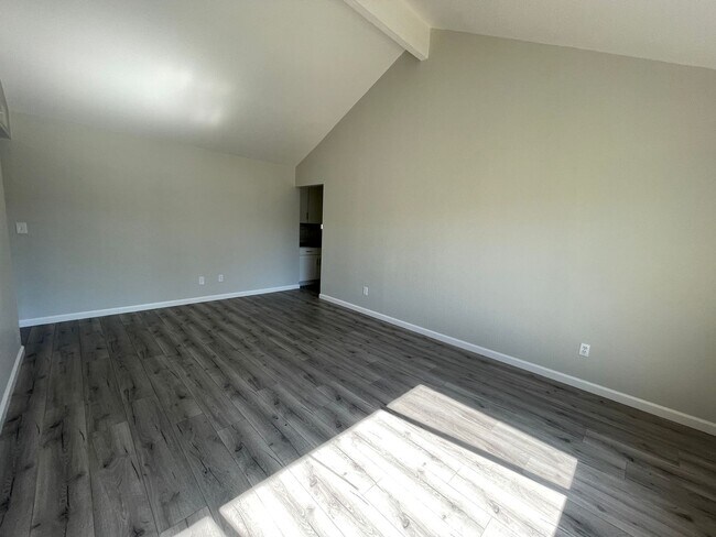 Foto del edificio - 2013 Scotch Pine Dr