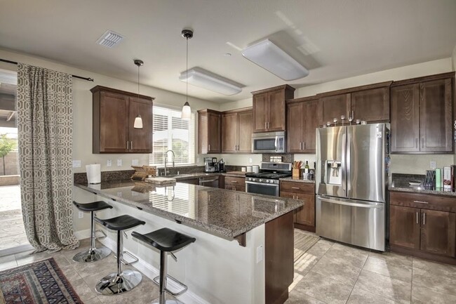 Foto del edificio - Gorgeous Like New Rancho Cordova Home