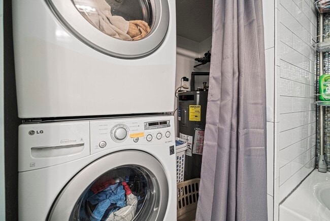 Building Photo - 100 Cove Way