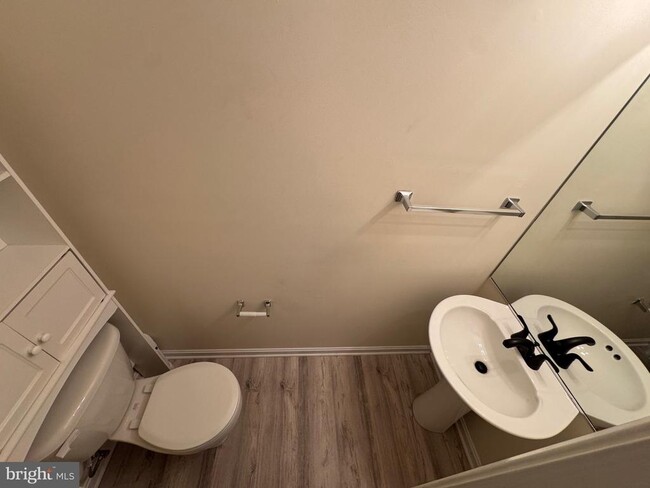 Building Photo - 219 Sherando Cir