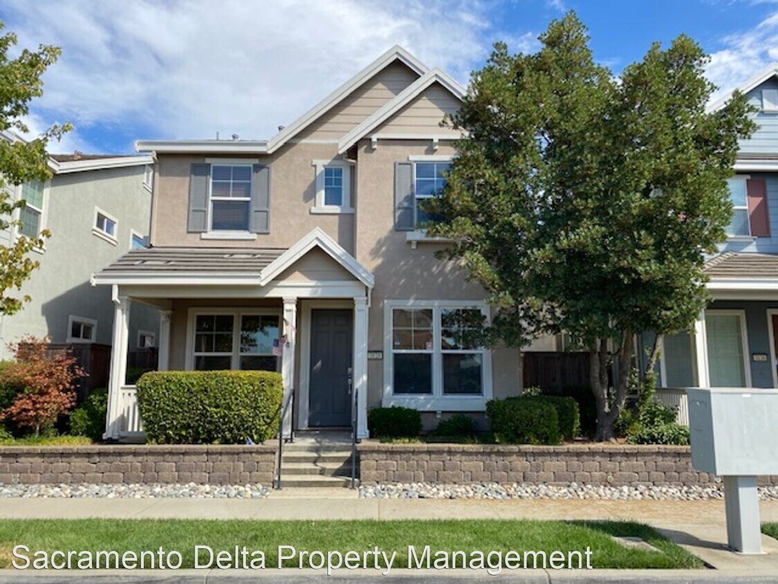 3 br, 2.5 bath House 3128 Village Plaza House for Rent in