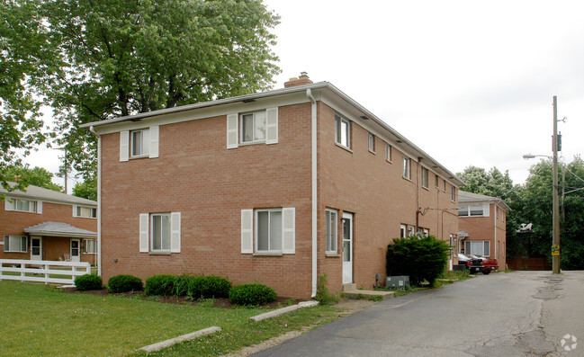 MORADA LA ADMINISTRACIÓN DE LA PROPIEDAD. - North Meadows Townhomes