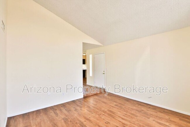 Building Photo - 3040 S Rogers