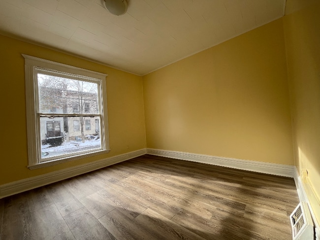 Building Photo - 683 State St