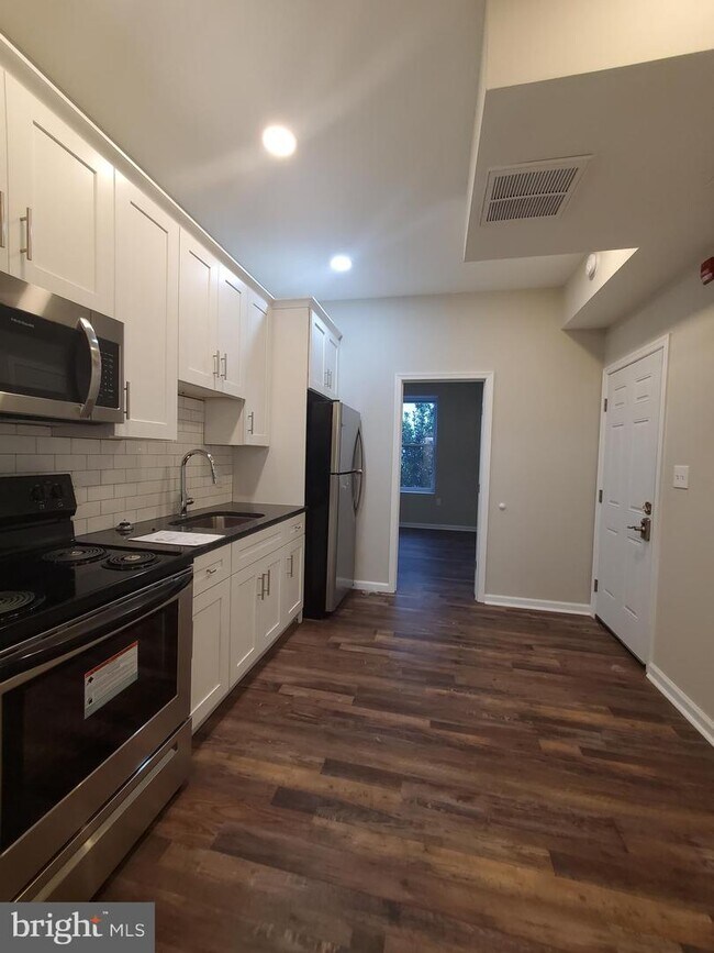 Building Photo - 1466 N 52nd St