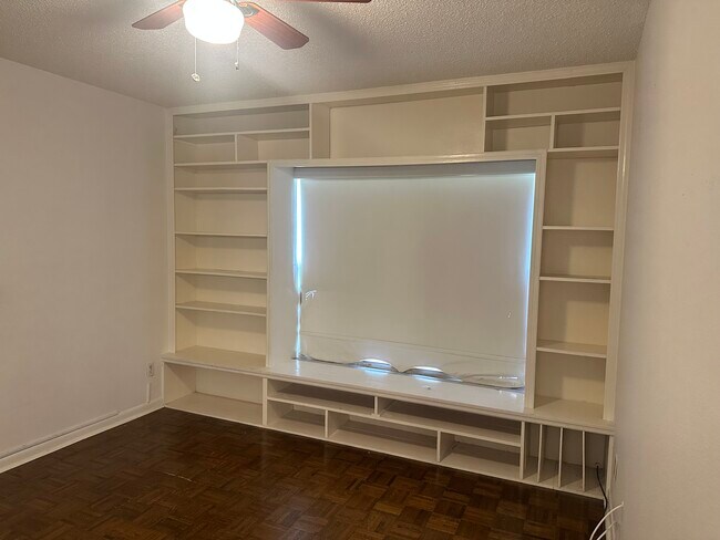 Foto del edificio - 6230 Goldenmoss Way