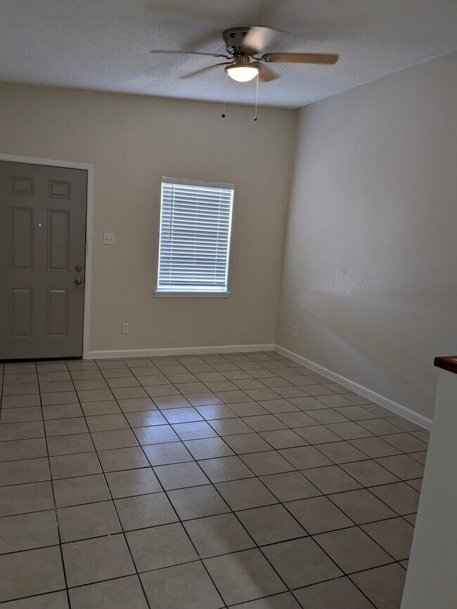 Foto del edificio - 3357 Frick Rd