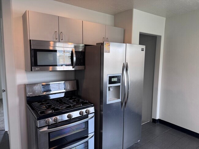 Foto del edificio - 3879 S 2050 W