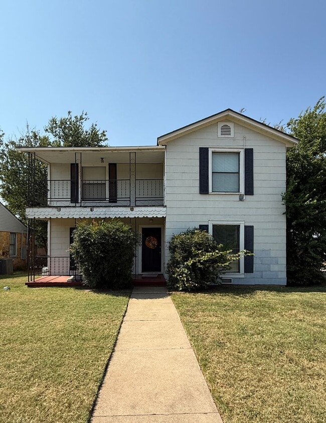 Building Photo - 1500 Garfield St
