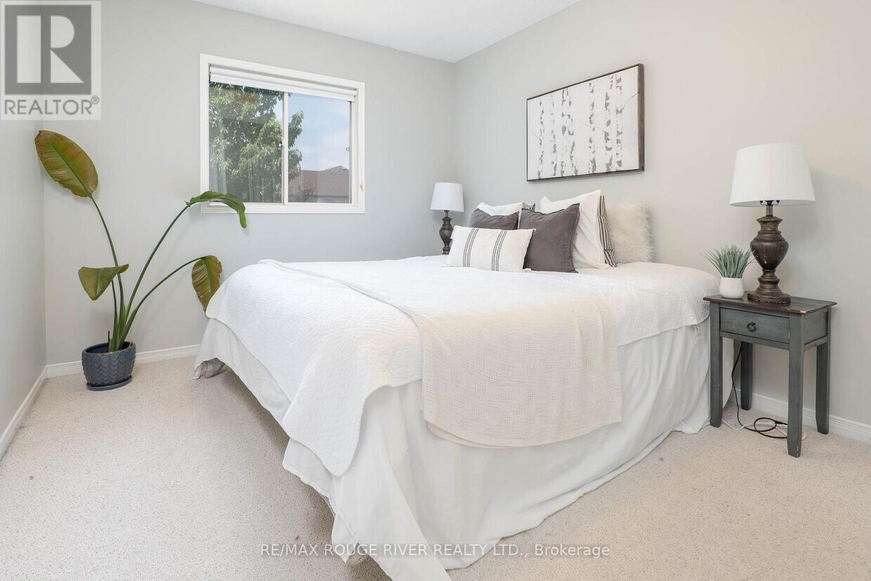 Photo du bâtiment - 1762 White Cedar Dr