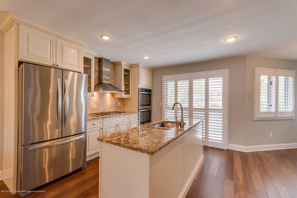 8 Navesink Ct, Long Branch, NJ 07740 Condo for Rent in Long Branch