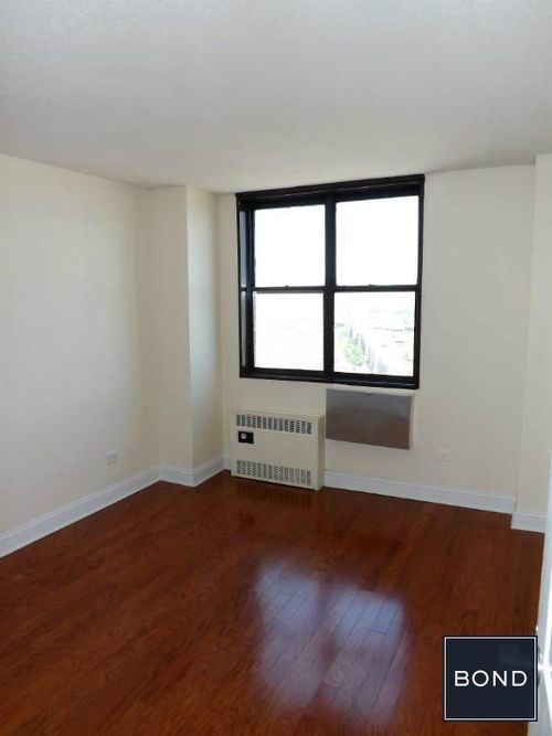 Foto del edificio - 3333 Broadway