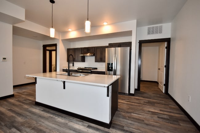 Building Photo - 1595 N 25th Ave