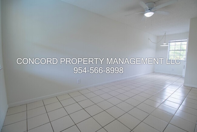 Foto del edificio - 2 Bedroom, 1.5 Bathroom Apartment with Poo...