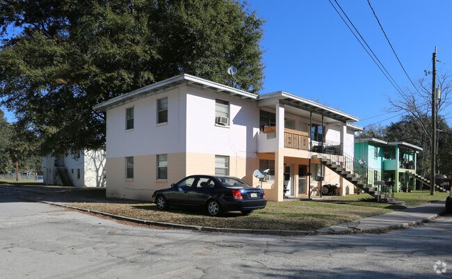 2000 Palafox St - Palafox Gardens