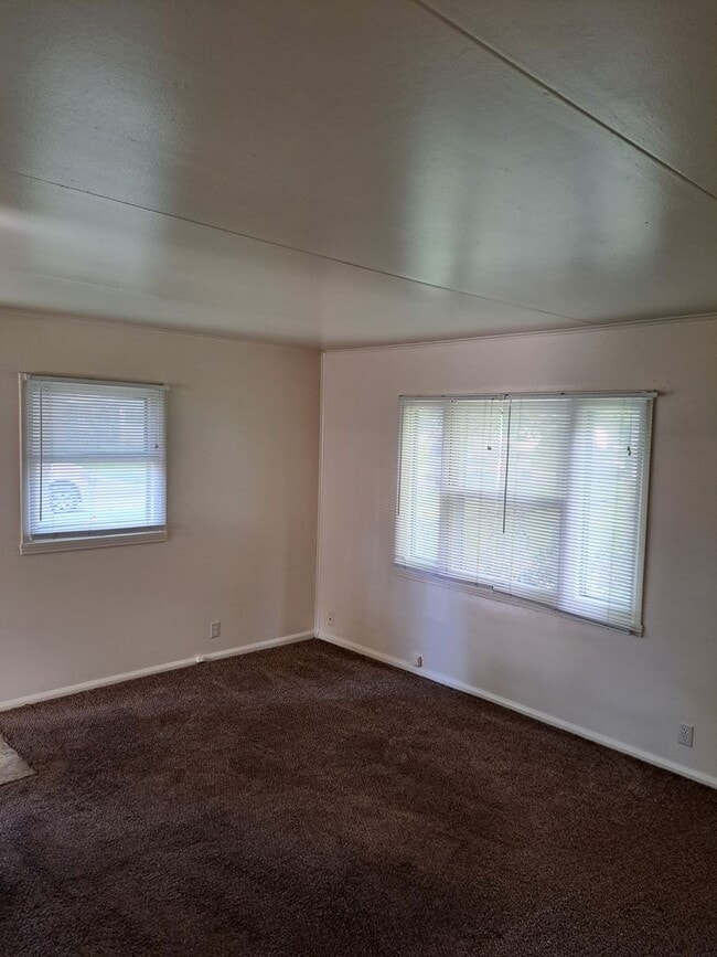 Building Photo - 2 BR House near Parkview Hospital Randallia