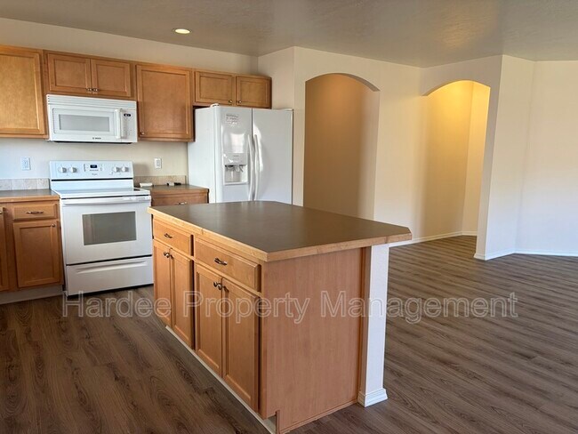Foto del edificio - 677 N Kayden Way