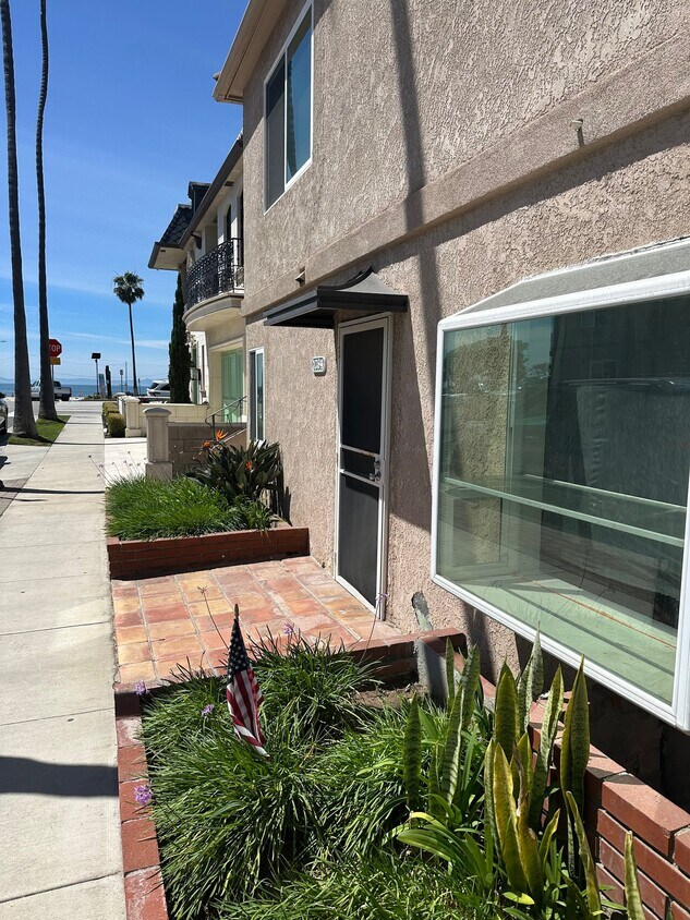 Photo - 109A 8th St (Seal Beach, CA)