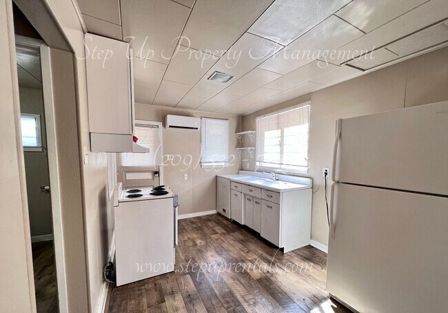 Building Photo - Studio Apartment In The Heart Of Downtown Sonora!