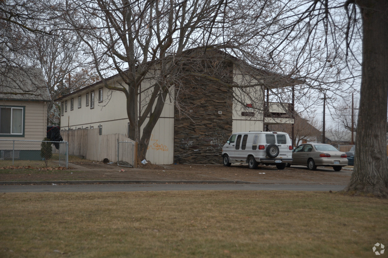 Building Photo - 315 S Naches Ave