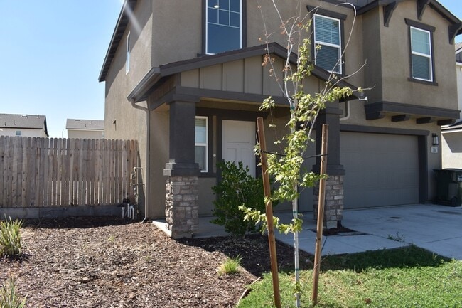 Photo - 736 Athena Dr House