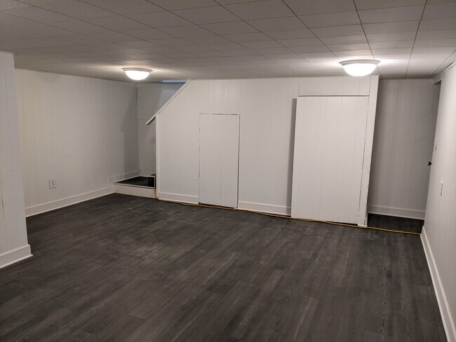 Building Photo - 8344 Christiana Ave