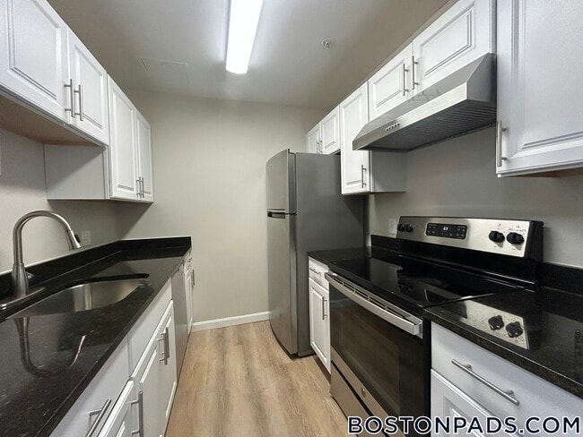 Building Photo - 2 Weaver Street