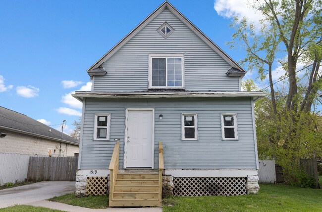 Building Photo - 1519 17th Ave