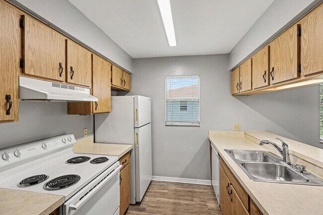 Foto del edificio - 2280-2286 Fox Hollow Dr.