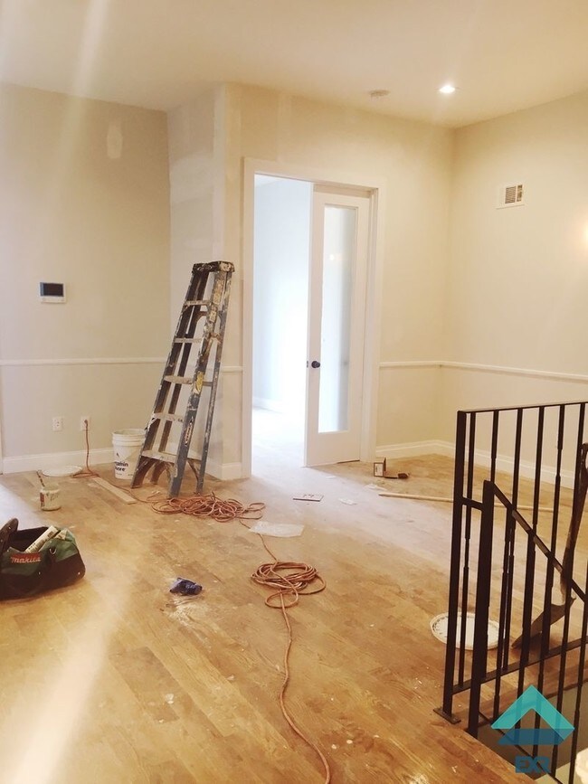 Foto del edificio - 483 Grandview Ave