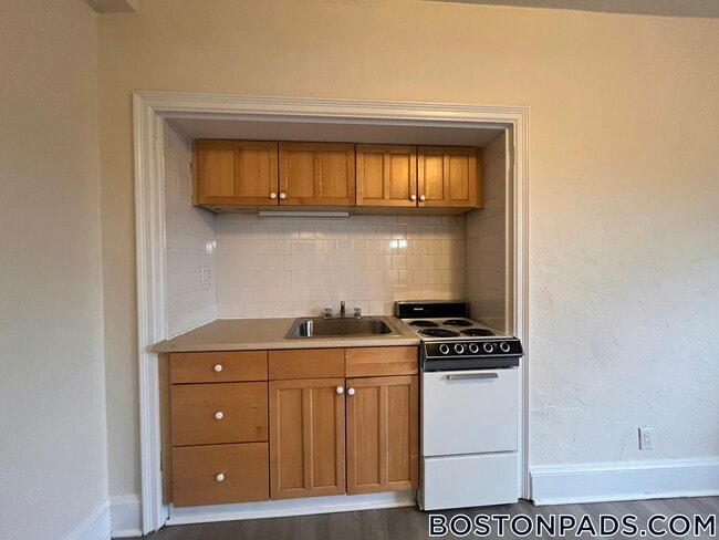 Foto del edificio - 2 Elmwood Ave