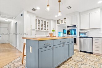 Building Photo - 550 Westward Dr