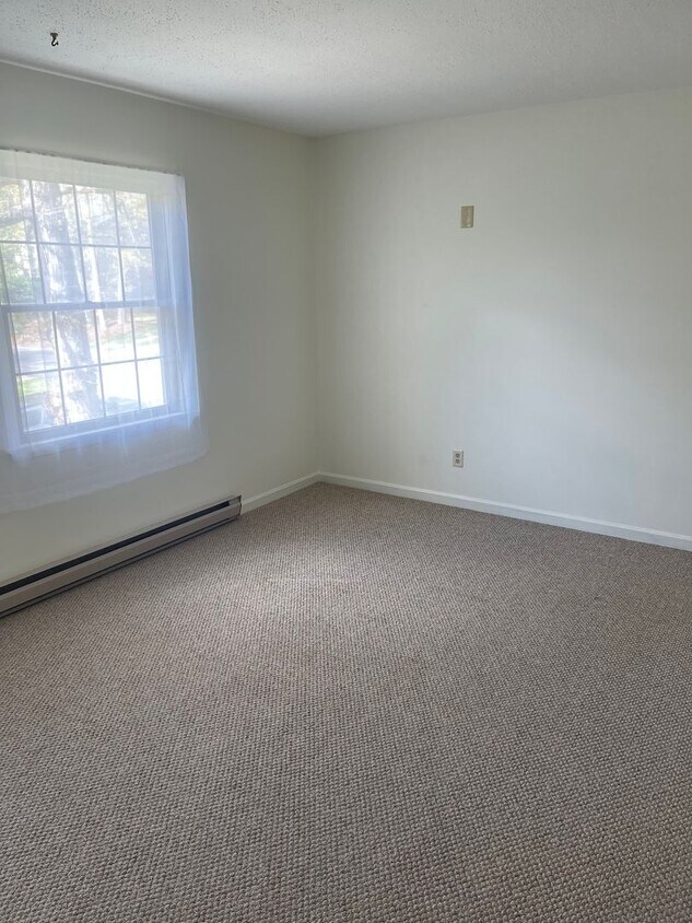 Foto principal - Spacious & Bright State College townhouse ...