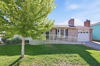 Building Photo - 1354 S Zeno St