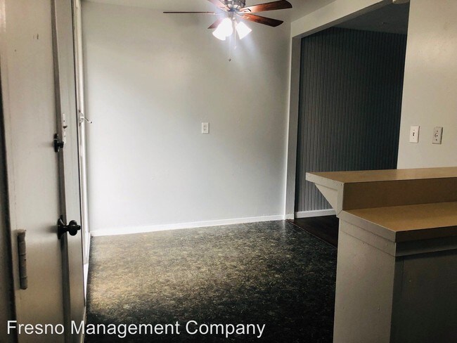Building Photo - 2550 N Maroa Ave