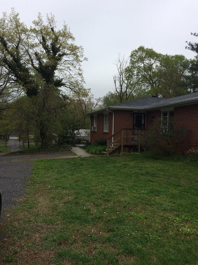 Primary Photo - 94 Cunningham Ave