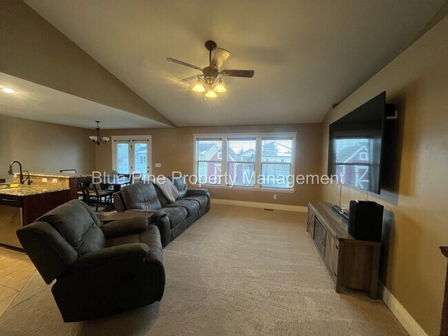 Foto del edificio - 2717 Mary Dr