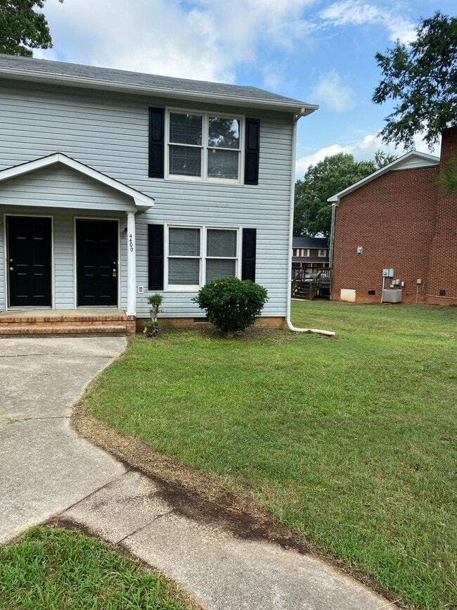 Building Photo - 4400 Bleeker Ct