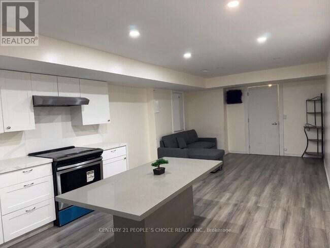 Building Photo - 118 Blackwell Cres