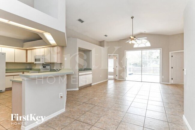 Foto del edificio - 16426 Coopers Hawk Ave