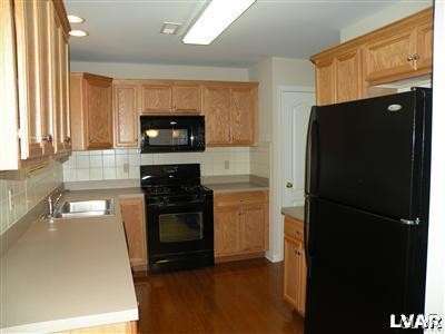 Building Photo - 5966 Saratoga Ln