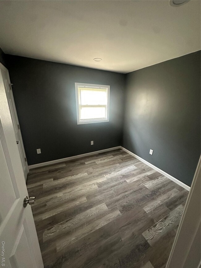 Building Photo - 128 Lakeview Dr