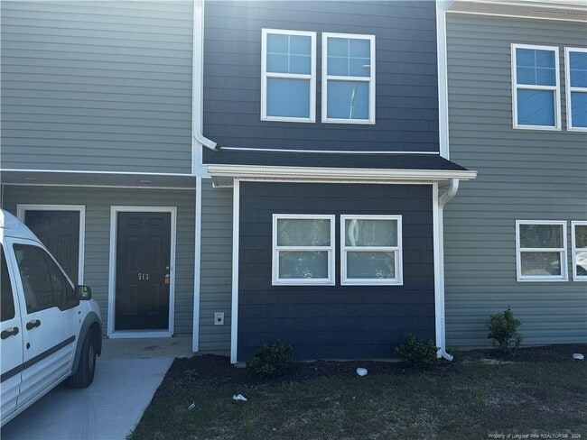 Building Photo - 513 Directive Dr
