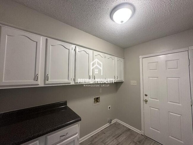 Photo - 2661 Surrey Wood Dr House