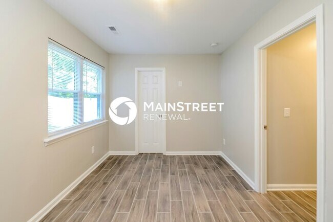 Building Photo - 4 Bedroom Pet-Friendly Home in Winston-Salem, NC with Main Street Renewal